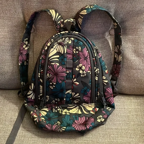 Dakine Mini Backpack - Picture 2 of 6